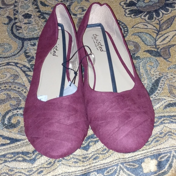 New Twisted women's Faux suede burgundy size 11 - Picture 1 of 4
